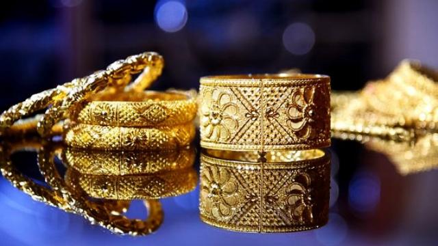 開運ファッションのコーデ例