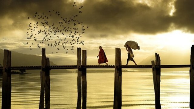 不思議な出来事に隠されたスピリチュアルな暗示を読み解く